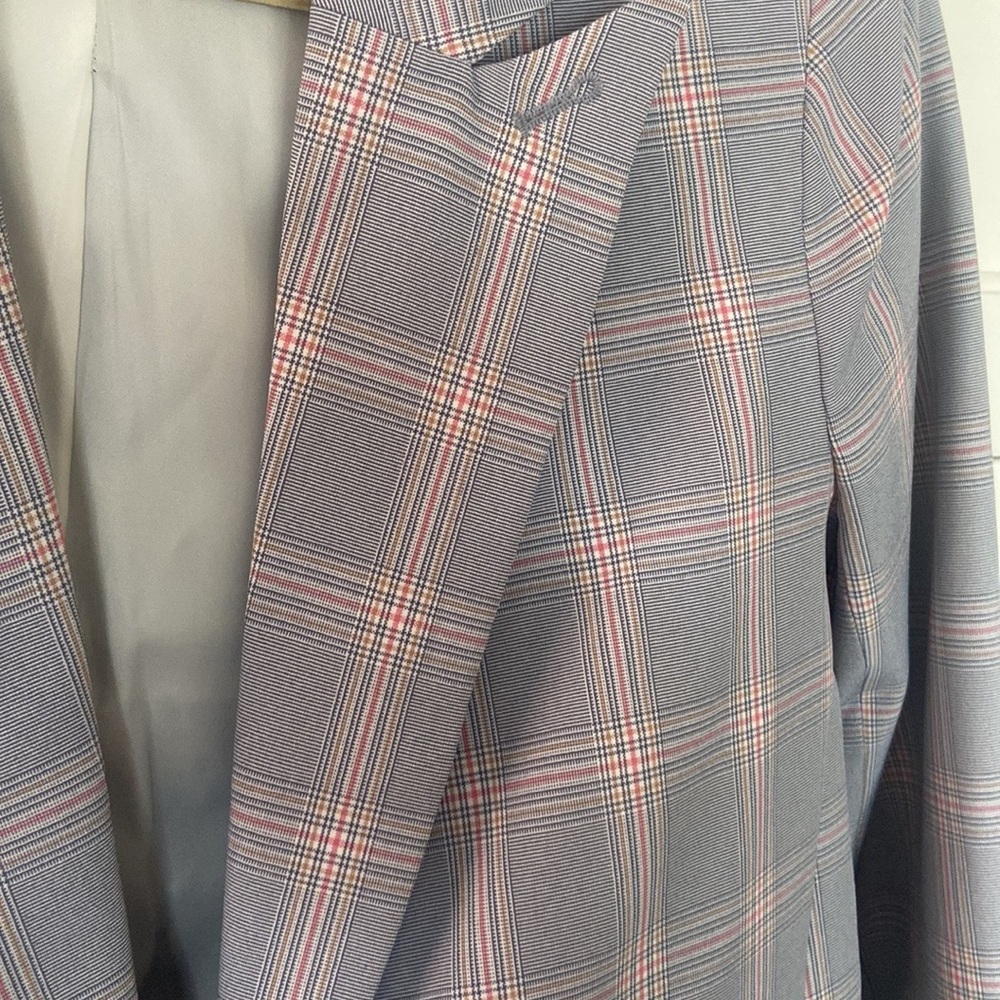 Oasis Gray and Pink Plaid Blazer - Picture 7 of 9